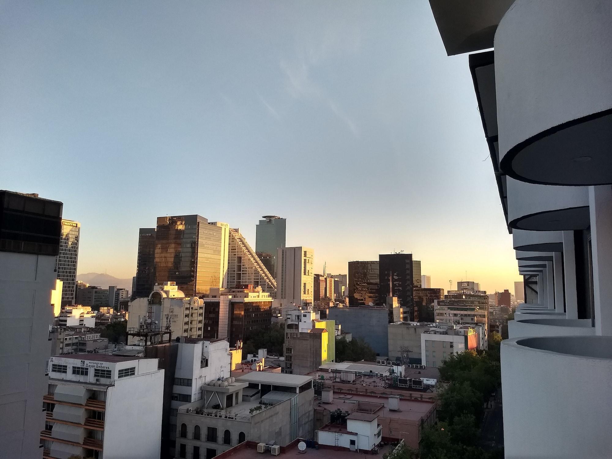 ホテル センチュリー レフォルマ メキシコシティ エクステリア 写真